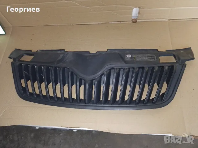 Шкода Фабия Румстер предна решетка , снимка 1