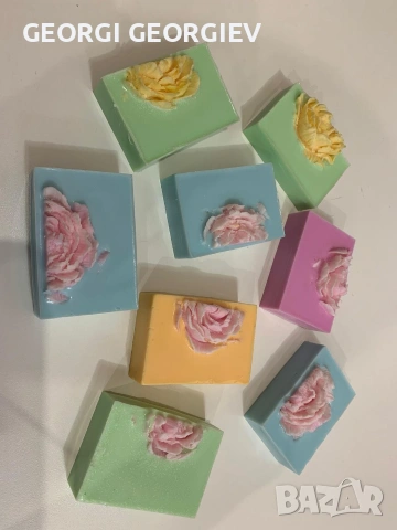 цветя изработени с глицеринов ароматен сапун и Българска роза Стара Загора Център , снимка 2 - Изкуствени цветя - 53498300