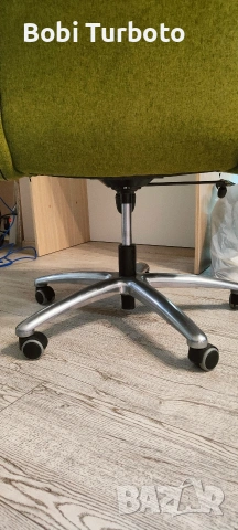 Офис стол,регулируем, италиански! , снимка 3 - Столове за офис - 53902658