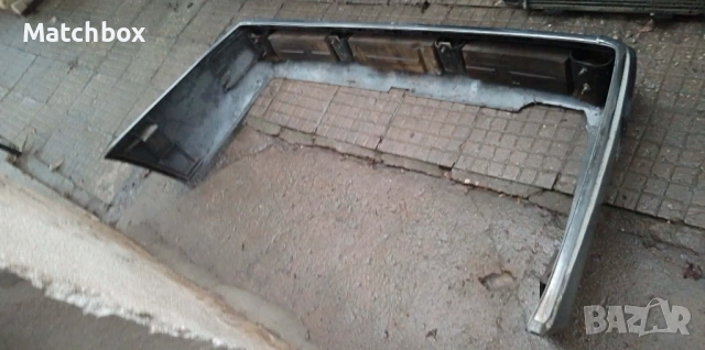 Задна броня за Мерцедес 124 седан, снимка 2 - Части - 49973490