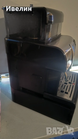 Продавам професионална кафемашина