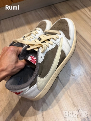 Оригинални кожени кецове Jordan 1 Low Travis Scott! 47,5 н, снимка 8 - Маратонки - 52306381