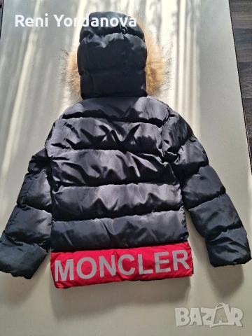 Яке на MONCLER, снимка 2 - Детски якета и елеци - 53642942