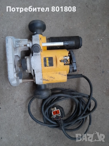 Оберфреза Dewalt 