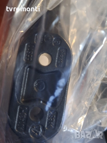 оригинална стойка крачета телевизор TCL Модел 55PF650 , снимка 2 - Стойки, 3D очила, аксесоари - 52601717