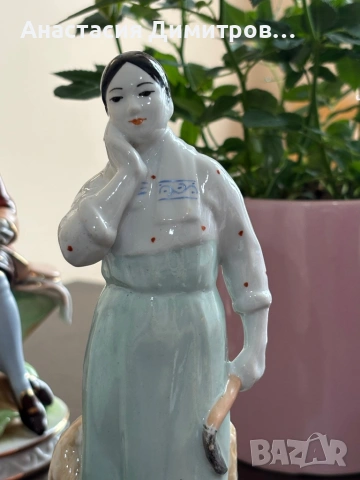 Порцеланова статуетка Колхозница , снимка 5 - Антикварни и старинни предмети - 53477628