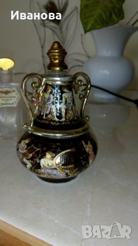Стари колекционерски шишенца от парфюм, снимка 2 - Други ценни предмети - 45199876