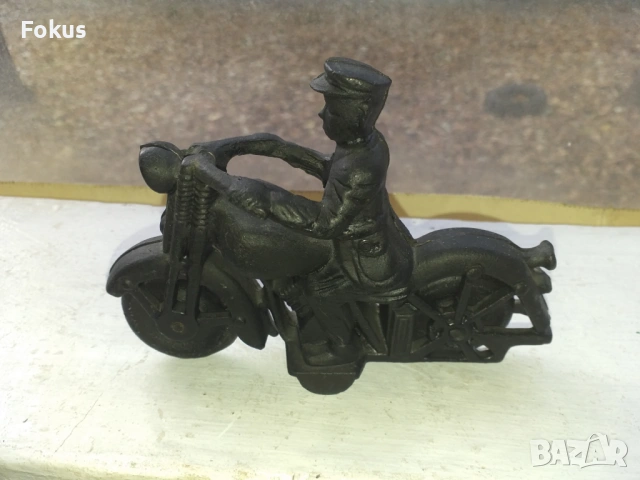 Моторист чугунена фигура статуетка, снимка 3 - Антикварни и старинни предмети - 53448883