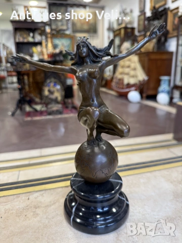 Авторска бронзова скулптура №8012 