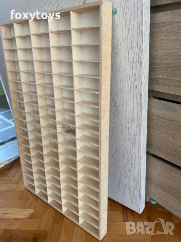 Дефектен дървен рафт, етажерка за колички, 90 отделения, Hot wheels, снимка 13 - Коли, камиони, мотори, писти - 53736218