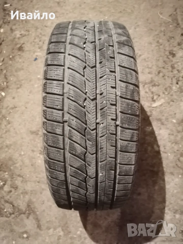 Продавам 1 брой зимна гума 215.50.17 