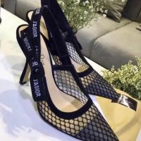 Обувки с ток Christian Dior, снимка 2 - Дамски елегантни обувки - 45699011