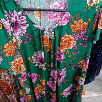 Дамски блузи, снимка 2 - Тениски - 45060928