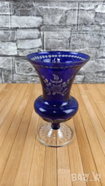 Ваза в кобалтово синьо рязано стъкло, снимка 1