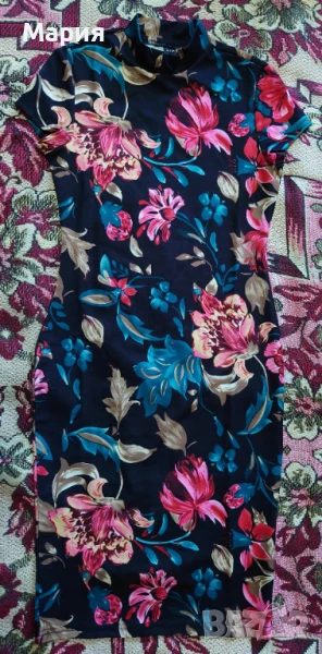 Рокля с флорални мотиви, снимка 1