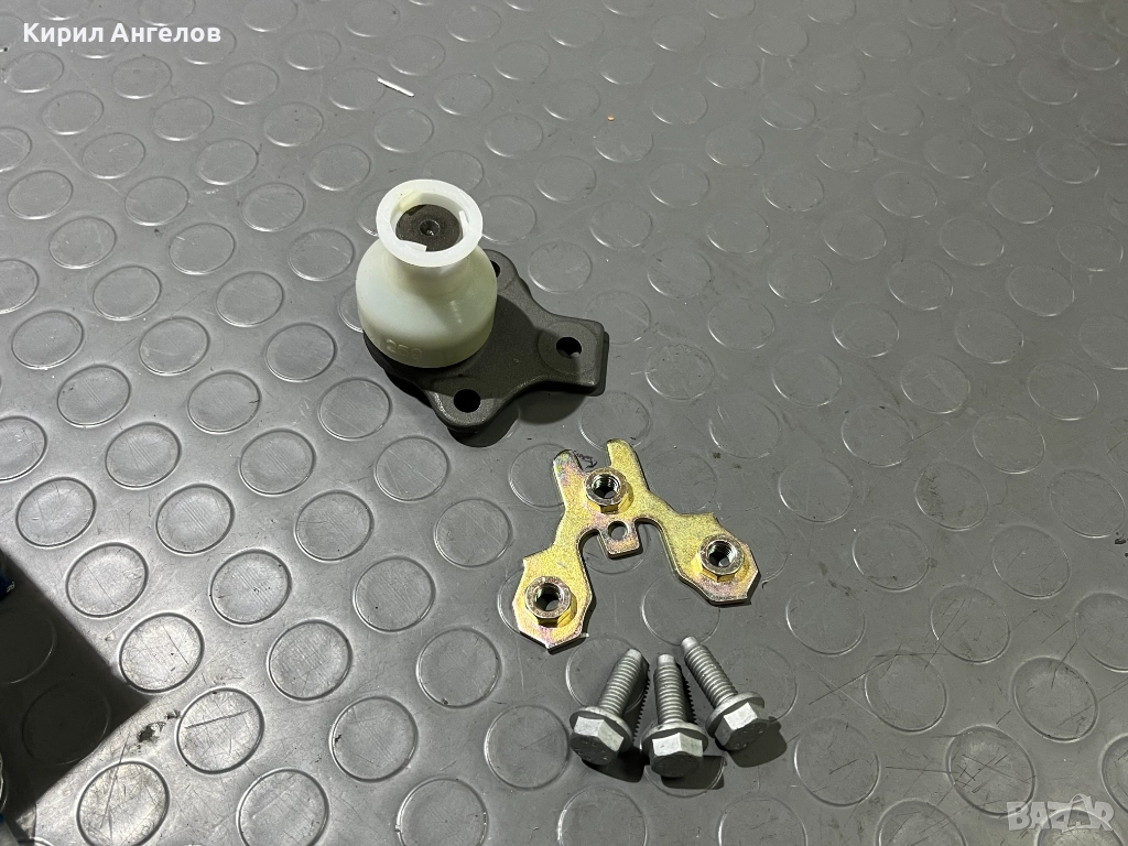 Нов шарнир за преден носач на VW Golf 2 / Golf 3 / Passat B3, снимка 1