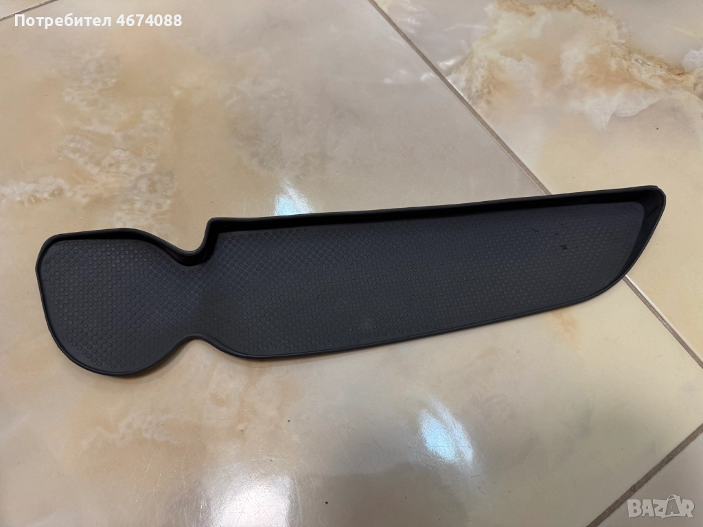 Гумена подложка на джоба на предна дясна врата на Голф Golf 5 само за 20лв. 1K4868133A, снимка 1