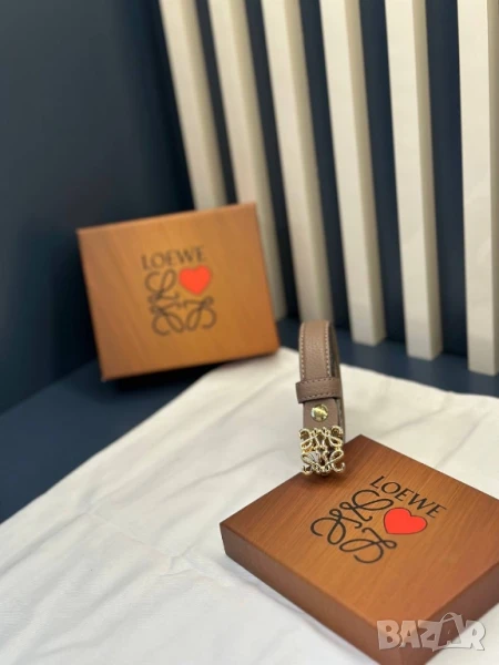 колани от естествена кожа в кутия loewe , снимка 1