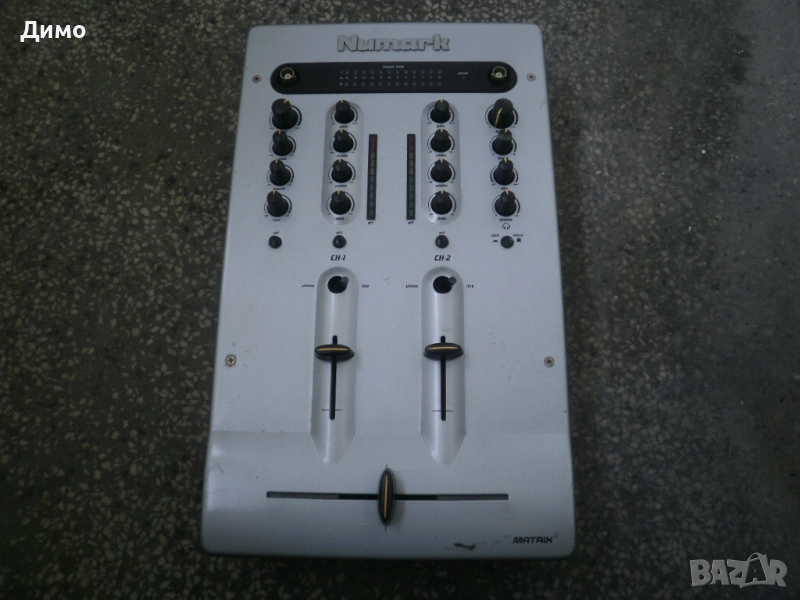 Numark Matrix 2- смесителен пулт за DJ, снимка 1