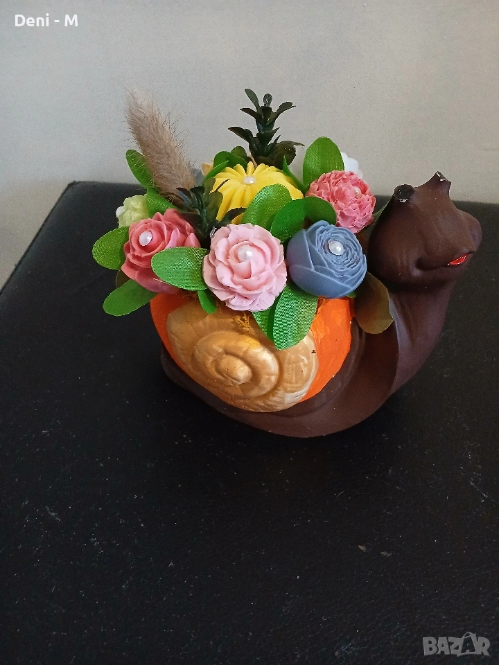 Охльов от керамичен гипс с букет от цветя от глицеринов сапун, снимка 1