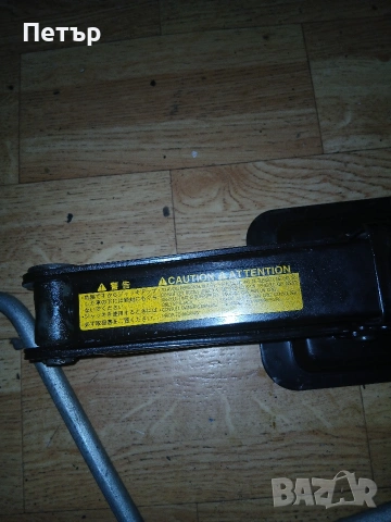 Оргинален крик тойота хйачи бус , снимка 12 - Аксесоари и консумативи - 54076543