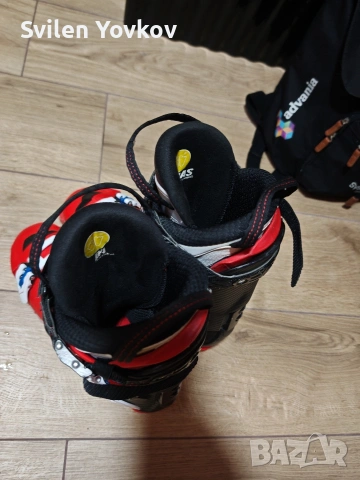 Продавам състезателни ски обувки fis Atomic , снимка 2 - Зимни спортове - 53609566