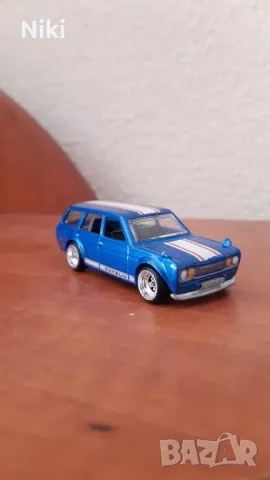 Hot wheels Datsun premium, снимка 1 - Колекции - 48963985