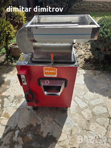 машина за смилане на плодове с отделяне на костилката