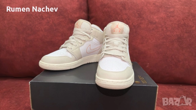 Jordan 1 Mid SE (38), снимка 2 - Маратонки - 53939383