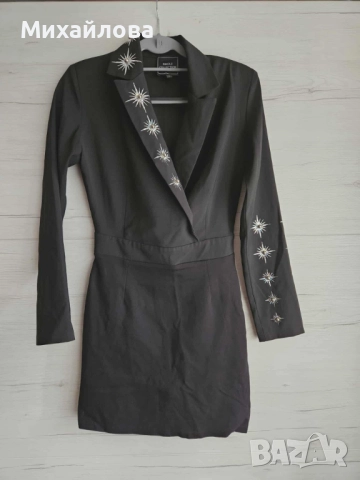 Елегантна черна рокля с декоративни елементи, снимка 6 - Рокли - 52647560