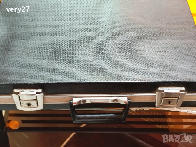 дипломатически куфарчетастаринен куфар, снимка 3 - Куфари - 50664570
