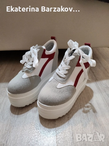 Спортни обувки на платформа