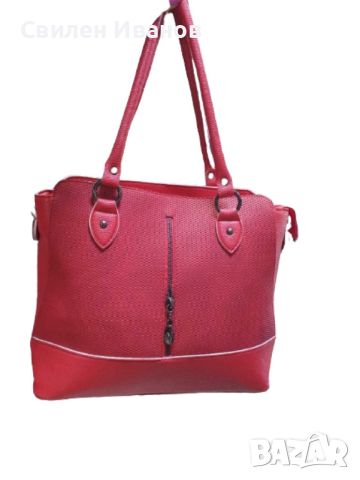 Излъчвайте страст и елегантност с нашата червена дамска чанта, снимка 3 - Чанти - 45342070