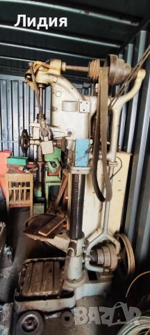 Чешка колонна бормашина работеща на монофазен ток , снимка 2 - Други машини и части - 52866938
