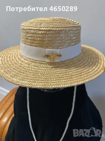 Лятна сламена шапка с права периферия