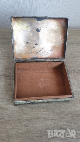 Стара метална кутия за бижута, снимка 4 - Антикварни и старинни предмети - 45035313