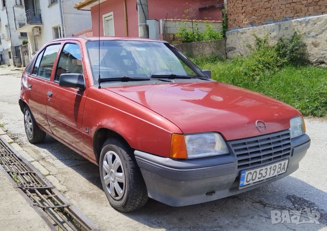 Opel Kadett 1.3I, снимка 2 - Автомобили и джипове - 46117025