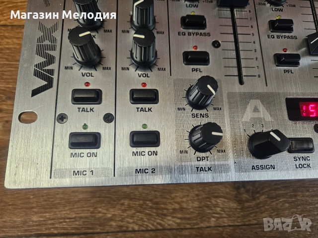 Миксер Behringer Pro Mixer VMX1000 Смесителен пулт – Огромен DJ пулт, снимка 12 - Ресийвъри, усилватели, смесителни пултове - 53778190