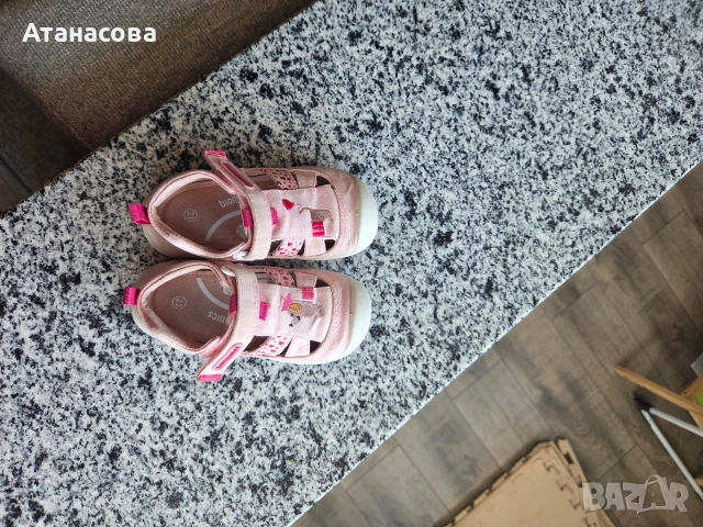 Пантофки за момиче Biomechanics, снимка 4 - Детски маратонки - 53670389