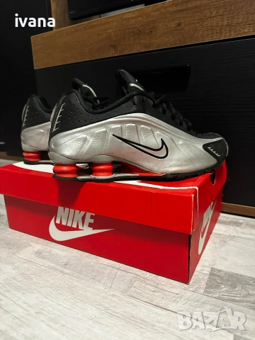 Маратонки Nike Shox R4