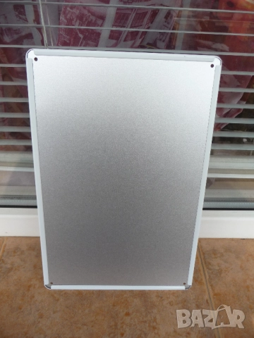 Метална табела мотор мотопед скутер италиянка секси готина От Италия с любов висок ток Веспа Пиаджо, снимка 3 - Декорация за дома - 52726084