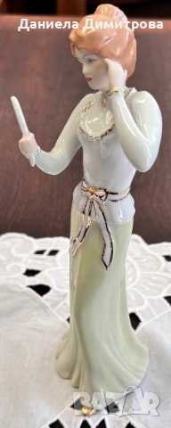 Дама, Royal Dux Bohemia, снимка 4 - Статуетки - 54288364