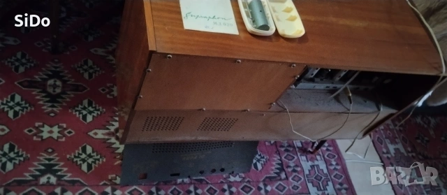 Радио грамофон Лира10 от 1969г, снимка 9 - Грамофони - 50710775