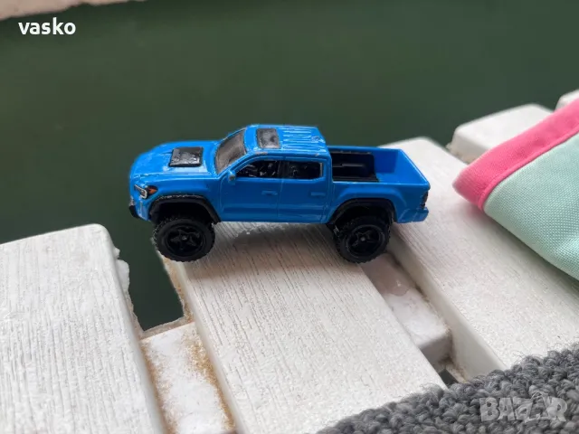 Hot wheels Toyota Tacoma, снимка 1 - Колекции - 49514047