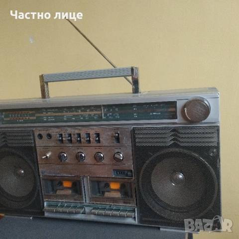 Голям радиокасетофон , снимка 2 - Радиокасетофони, транзистори - 54003439