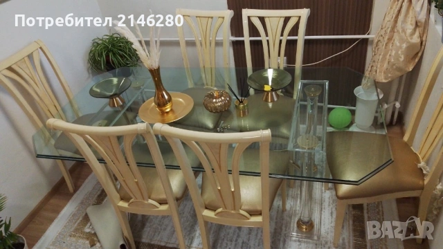 Трапезна стъклена маса със 6 дървени стола