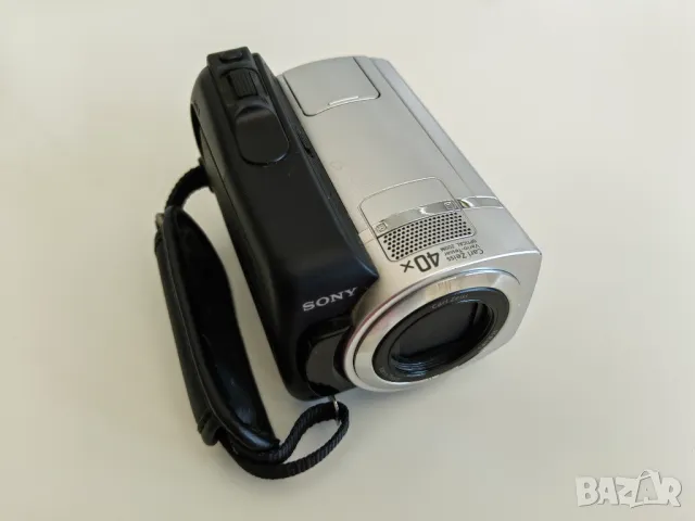 Видеокамера Sony DCR-SR35, снимка 1 - Камери - 47153584