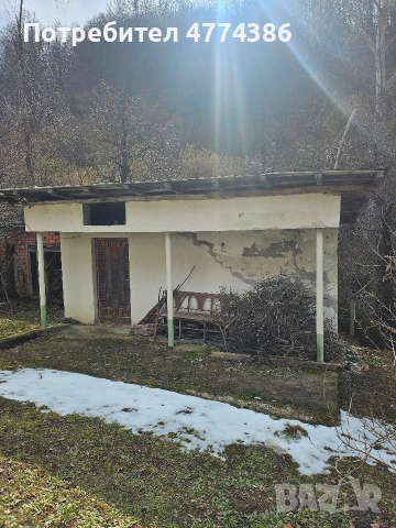 Имот с 2 къщи в село Осеновлаг, снимка 2 - Къщи - 53938647