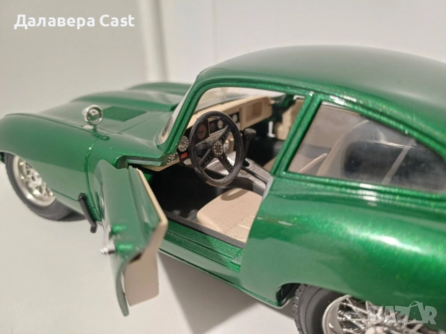 1/18 Jaguar E 1961 Bburago Italy , снимка 11 - Колекции - 54177124
