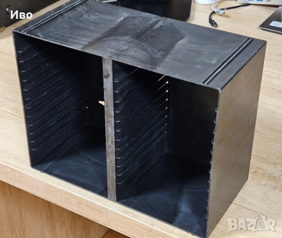 Стойка за 30бр. дискове